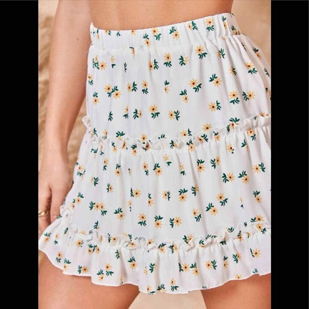 White Floral layered hem skirt Teen/Junior/Womens - Picture 3 of 5